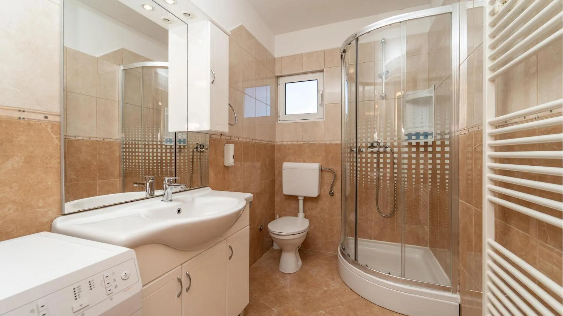 3 Bedroom Nice Apartment In Radasinovci Radosinovac